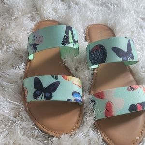 Butterfly sandals size 7 1/2